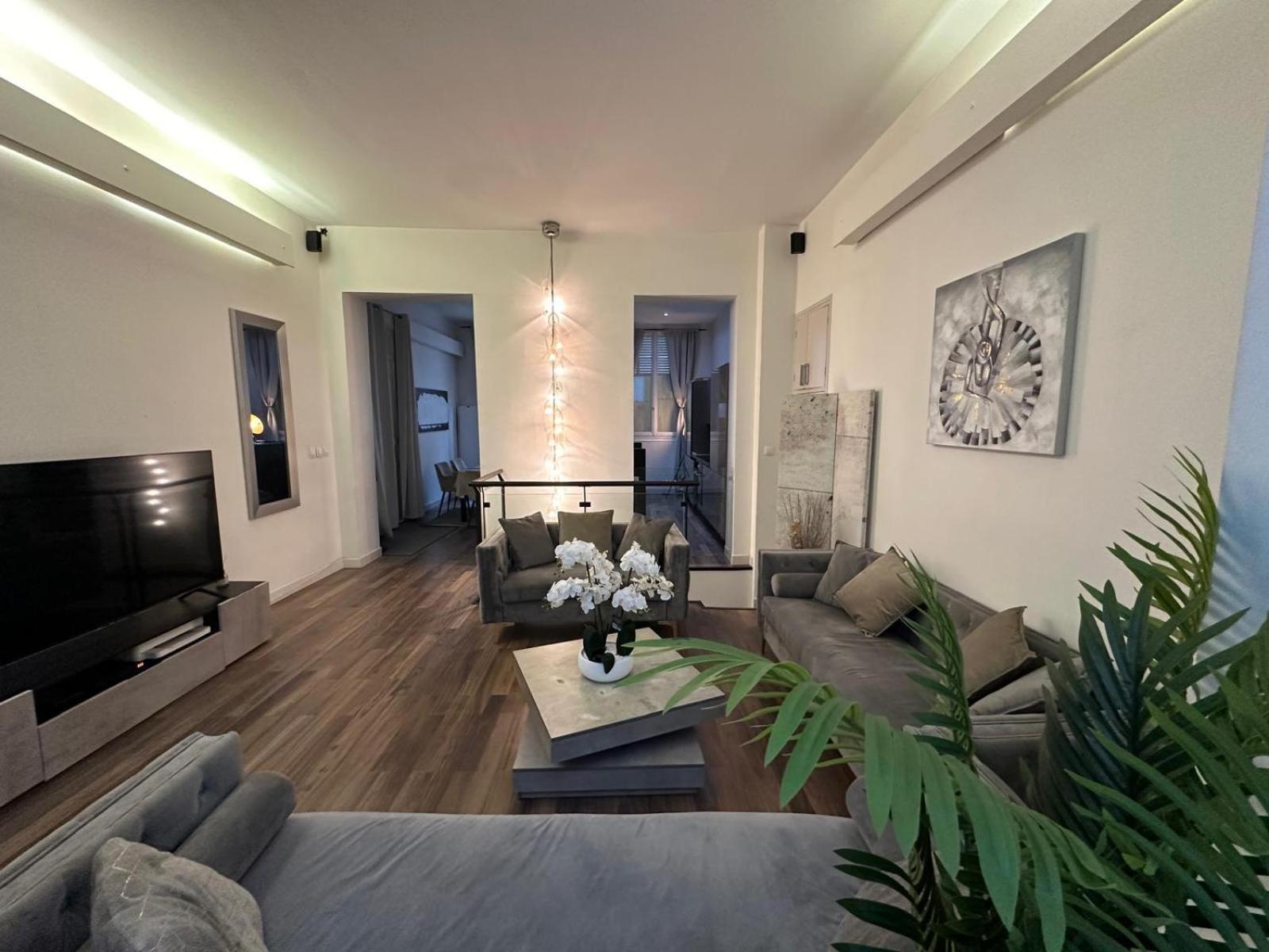 Les Champs Elysees-125M2 Modern And Spacious Parigi Esterno foto