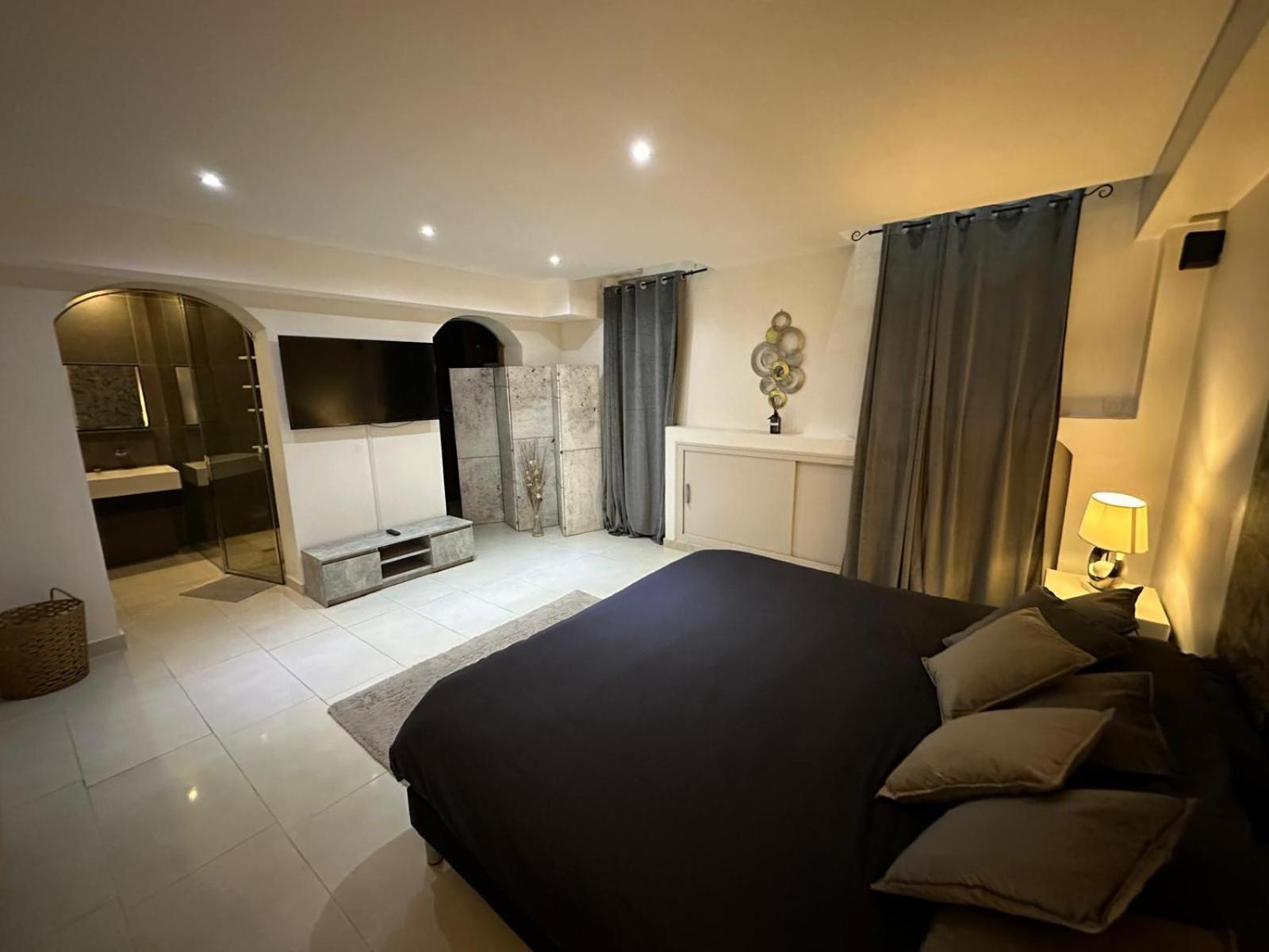 Les Champs Elysees-125M2 Modern And Spacious Parigi Esterno foto